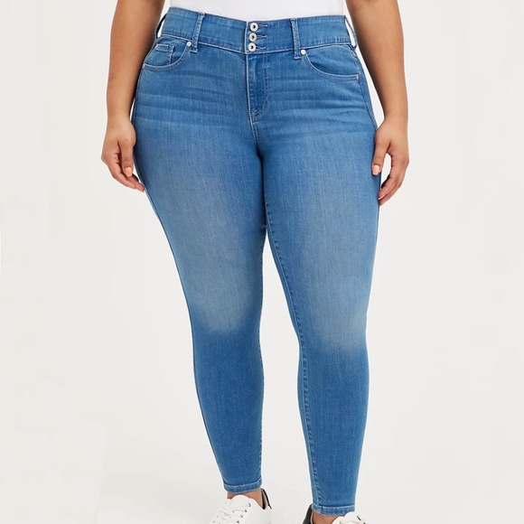 Torrid Super Soft Eco Medium Wash Jegging 18R - Picture 1 of 9